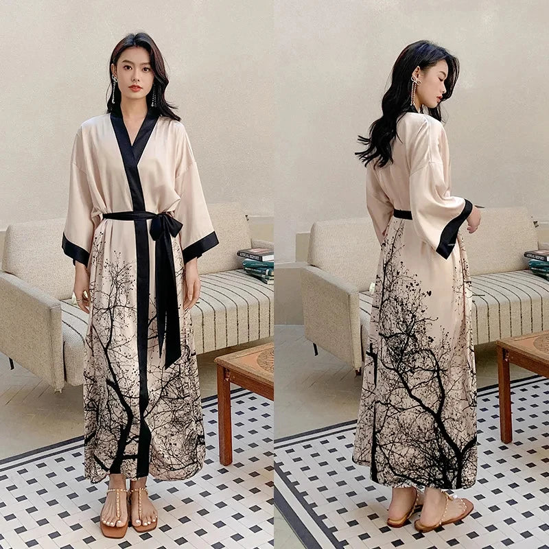 Robe de Chambre Femme Satin Beige Kimono Élégant Branches Noires