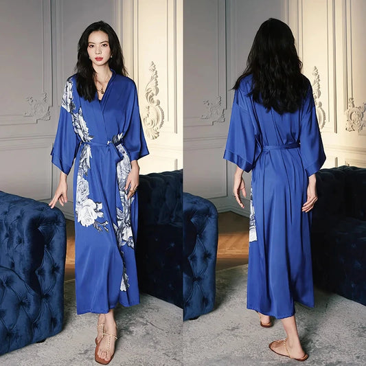 Robe de Chambre Femme Satin Bleu – Kimono Fleurs Blanches Romantiques