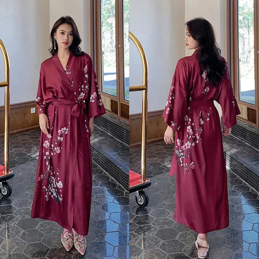 Robe de Chambre Femme Satin Bordeaux Kimono Fleuri Cerisier
