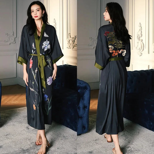 Robe de Chambre Femme Satin Noir – Kimono Broderie Fleurs Orchidées
