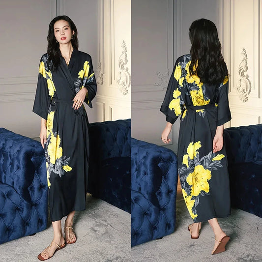 Robe de Chambre Femme Satin Noir – Kimono Fleurs Jaunes Pivoines